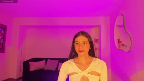 Bella online show from 04/23/26, 04:03