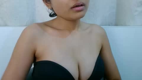 bellacrystall online show from 01/15/26, 07:57