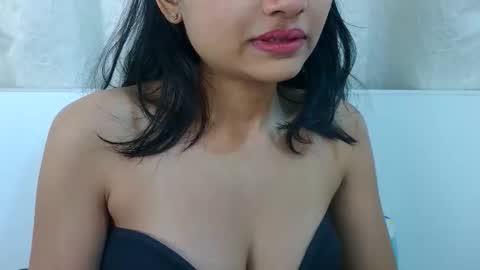 bellacrystall online show from 02/17/26, 05:26