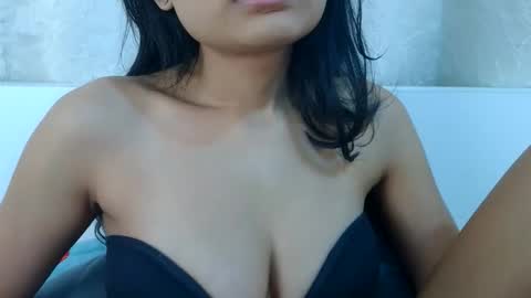 bellacrystall online show from 02/28/26, 04:57