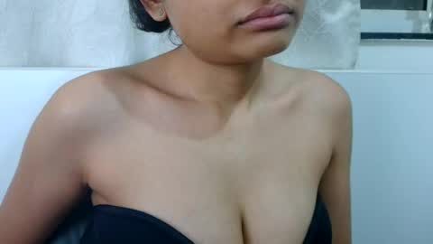 Snapshot of bellacrystall chatting on 07/18/26, 06:45 bellacrystall online show from 07/18/26, 06:45