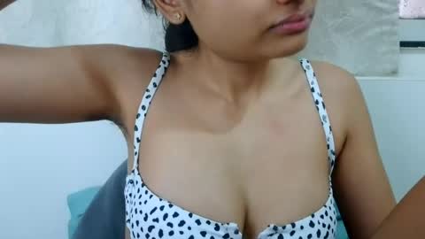 Snapshot of bellacrystall chatting on 07/23/26, 11:08 bellacrystall online show from 07/23/26, 11:08