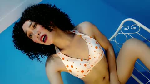 Bella rowt online show from 02/07/25, 09:26