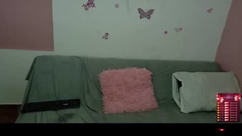 Snapshot of bellah_rose_squirt chatting on 06/24/26, 03:49 Bella online show from 06/24/26, 03:49