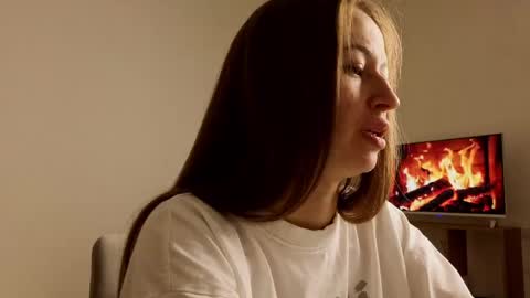 Bella online show from 05/11/26, 02:45