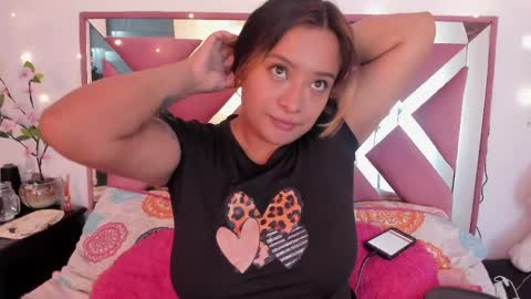 bellalumi online show from 05/23/26, 03:45