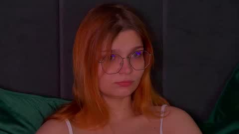 BellaMarebelle online show from 10/12/25, 04:55