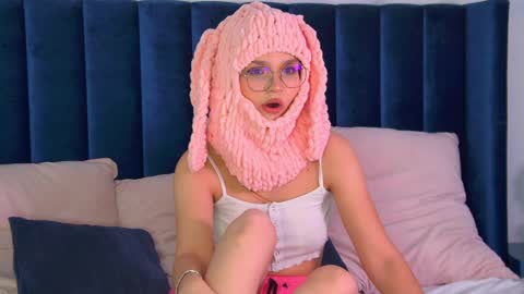 BellaMarebelle online show from 01/18/26, 04:05