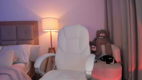 Bella Mia online show from 10/04/25, 11:58