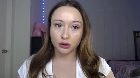 Snapshot of bellamonroee chatting on 01/05/25, 05:41 Bella Monroe online show from 01/05/25, 05:41