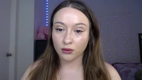 Snapshot of bellamonroee chatting on 01/05/25, 08:43 Bella Monroe online show from 01/05/25, 08:43