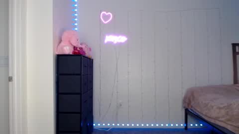 Snapshot of bellamonroee chatting on 02/02/25, 05:53 Bella Monroe online show from 02/02/25, 05:53