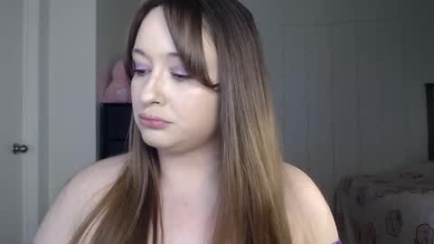 Snapshot of bellamonroee chatting on 02/28/25, 05:37 Bella Monroe online show from 02/28/25, 05:37