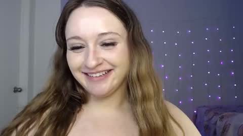 Snapshot of bellamonroee chatting on 03/07/25, 08:23 Bella Monroe online show from 03/07/25, 08:23