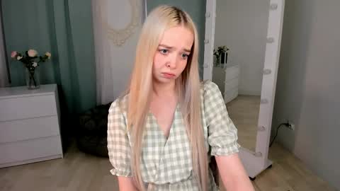 Bella online show from 04/29/26, 04:22