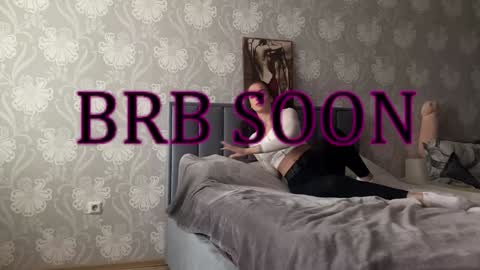 bellaparker_ online show from 12/28/24, 10:36