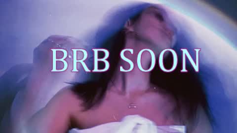 bellaparker_ online show from 12/03/25, 07:27