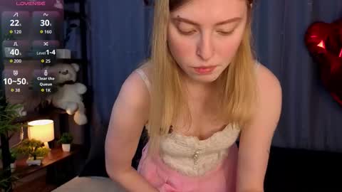 Lana but not DelRay online show from 02/26/26, 11:31