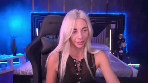 Bella online show from 09/08/25, 08:41