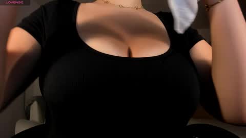  Bella Rose  online show from 12/17/25, 04:29