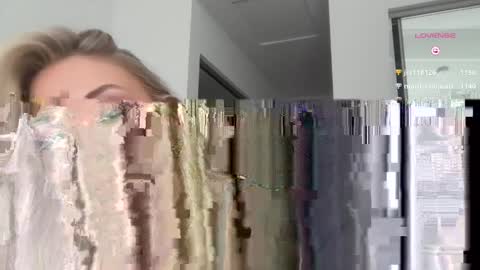 Snapshot of bellaryderr chatting on 05/12/26, 08:17 Isabella Ryder online show from 05/12/26, 08:17