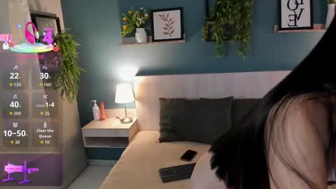 BELLA online show from 12/15/25, 08:57