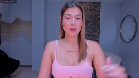 Snapshot of bellathompsonx_ chatting on 02/10/26, 04:16 Bella online show from 02/10/26, 04:16