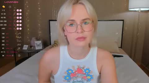 Bella online show from 09/19/25, 12:45