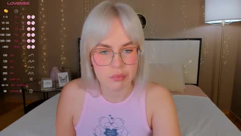 Bella online show from 10/12/25, 12:53