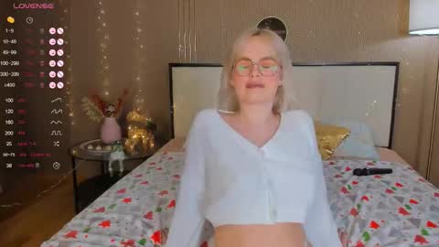 Snapshot of bellatip chatting on 01/18/26, 01:09 Bella online show from 01/18/26, 01:09