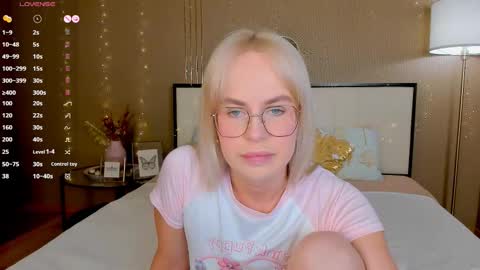 Snapshot of bellatip chatting on 02/19/26, 01:01 Bella online show from 02/19/26, 01:01