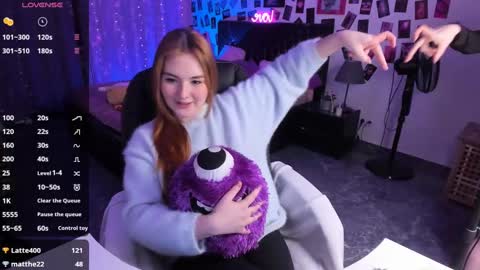 Bella online show from 03/11/25, 07:25