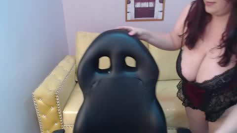 Snapshot of bellatrix_ch chatting on 09/25/25, 04:43 Bella online show from 09/25/25, 04:43