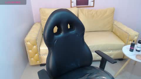 Snapshot of bellatrix_ch chatting on 10/05/25, 11:41 Bella online show from 10/05/25, 11:41