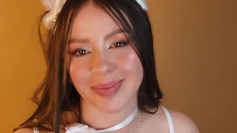 laukyubey             online show from 04/19/26, 01:10