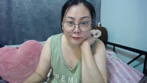 Bella online show from 10/10/25, 12:04