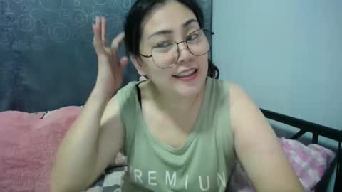 Bella online show from 10/13/25, 06:19