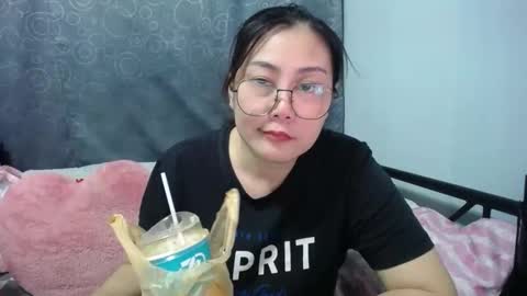 Bella online show from 10/17/25, 04:59