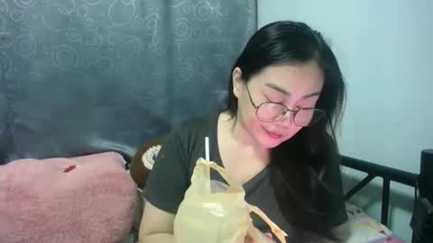 Bella online show from 11/18/25, 09:03