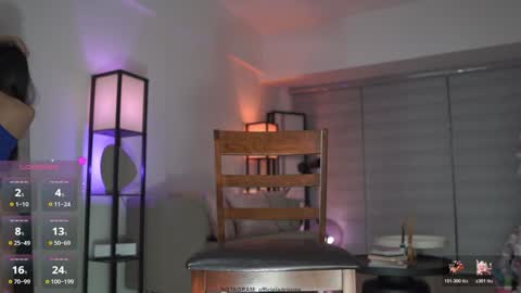 Belle Adrienne  IG  online show from 11/05/25, 12:27