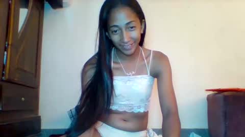 belle_annah online show from 04/15/26, 04:41