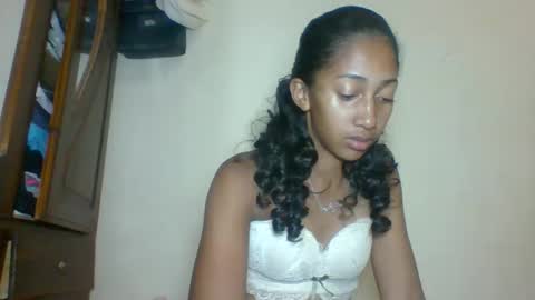 belle_annah online show from 05/19/26, 01:33
