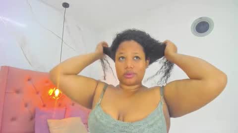 Snapshot of belle_brunette chatting on 01/08/26, 11:23 belle online show from 01/08/26, 11:23