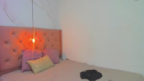 Snapshot of belle_brunette chatting on 01/10/26, 11:23 belle online show from 01/10/26, 11:23