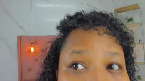 Snapshot of belle_brunette chatting on 02/12/26, 11:27 belle online show from 02/12/26, 11:27