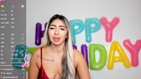 Snapshot of belle_hallle chatting on 12/02/24, 06:32 LucyJelly online show from 12/02/24, 06:32