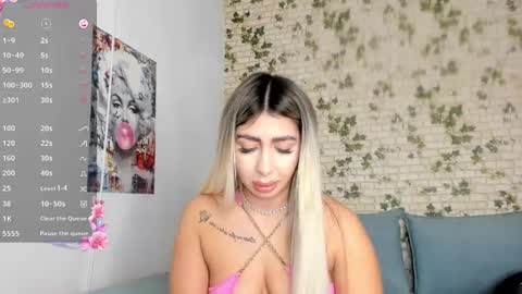 Snapshot of belle_hallle chatting on 12/06/24, 05:44 LucyJelly online show from 12/06/24, 05:44