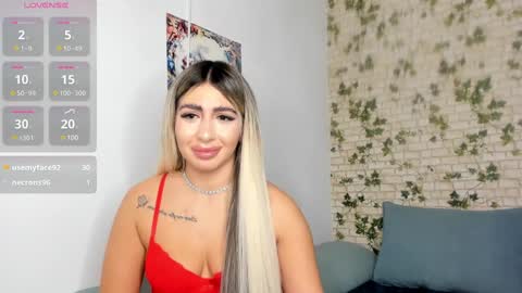 Snapshot of belle_hallle chatting on 12/09/24, 08:33 LucyJelly online show from 12/09/24, 08:33