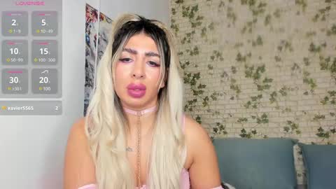 Snapshot of belle_hallle chatting on 01/13/25, 07:31 LucyJelly online show from 01/13/25, 07:31