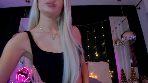 Snapshot of belle_kim chatting on 12/30/24, 07:15 Kim online show from 12/30/24, 07:15